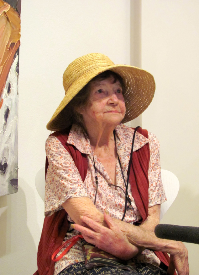 Margaret Olley at the Art Gallery of NSW, 15 April 2011 (photo by Robyn Sweaney)