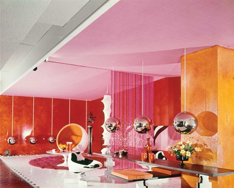 2501-a-room-for-mary-quant-display-r164003.jpg