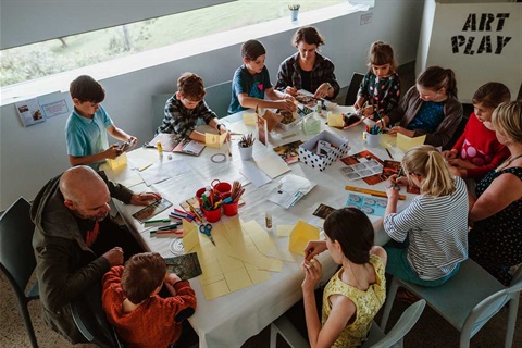 2563-theres-plenty-of-art-play-at-tweed174127.jpg